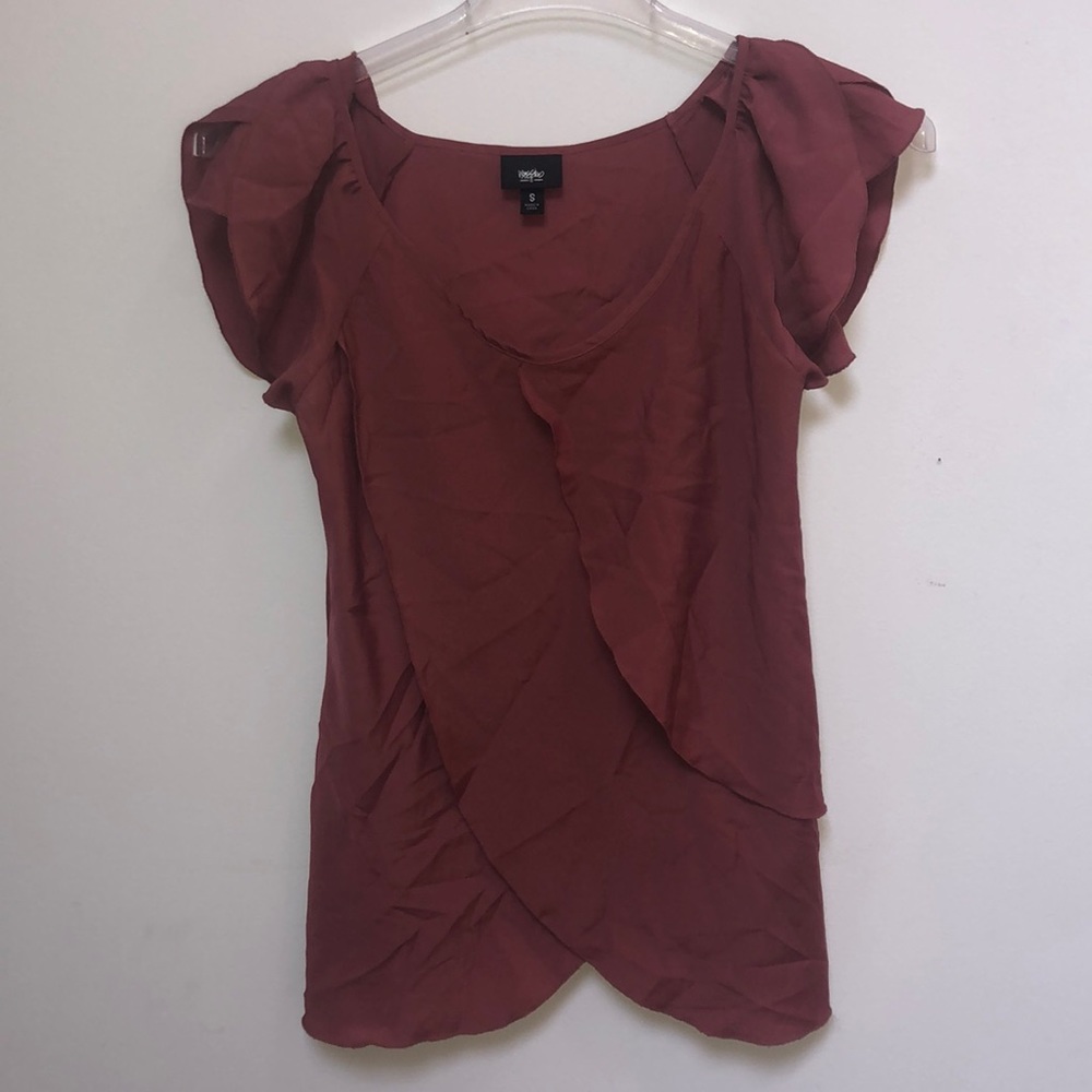 Light maroon top
